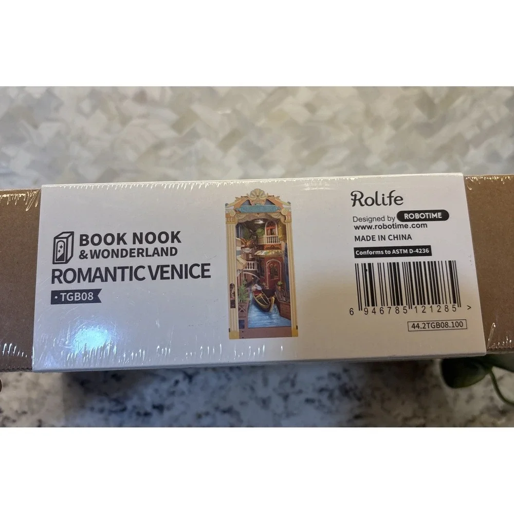 Rolife 3D Wooden Book Nook &‎ wonderland Kit DIY Miniature Venice LED Bookshelf